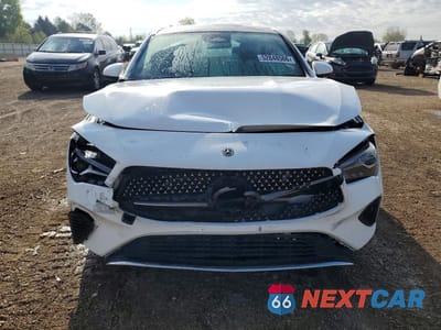 Piąte zdjęcie samochodu w środku: 2024 MERCEDES-BENZ CLA 250 4MATIC VIN:W1K5J4HB7RN450797 - miniatura