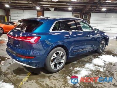 Trzecie zdjęcie samochodu z tyłu: 2022 AUDI E-TRON PREMIUM PLUS VIN:WA1LAAGE4NB032456 - miniatura