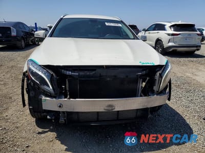 Piąte zdjęcie samochodu w środku: 2015 MERCEDES-BENZ GLA 250 VIN:WDCTG4EB8FJ142328 - miniatura