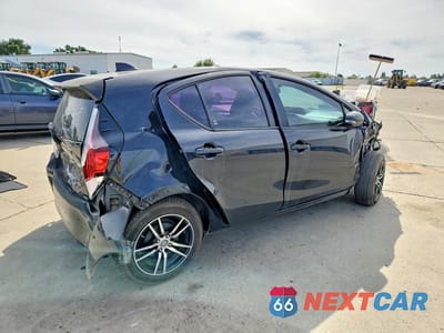 Trzecie zdjęcie samochodu z tyłu: 2015 TOYOTA PRIUS C THREE VIN:JTDKDTB32F1100769 - miniatura