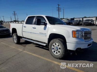 Czwarte zdjęcie samochodu z boku: 2014 GMC SIERRA K2500 DENALI VIN:1GT125E82EF188129 - miniatura