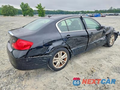 Trzecie zdjęcie samochodu z tyłu: 2015 INFINITI Q40 BASE VIN:JN1CV6AP0FM501911 - miniatura