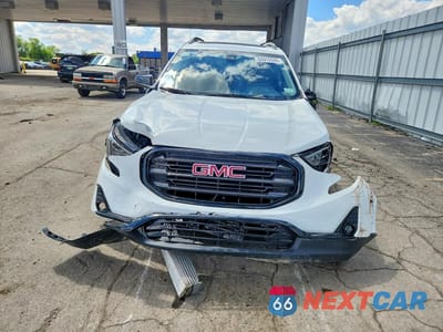 Piąte zdjęcie samochodu w środku: 2019 GMC TERRAIN SLT VIN:3GKALPEV5KL109931 - miniatura