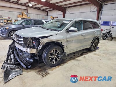 2018 TOYOTA HIGHLANDER LE 5TDZARFH0JS035819 - główne zdjęcie licytacji z USA - miniatura