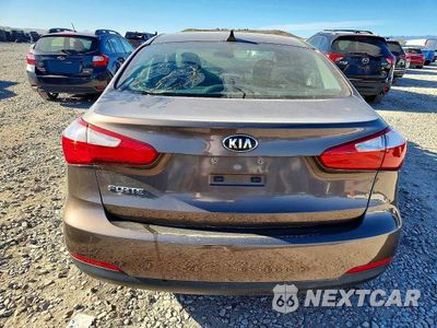 Zdjęcie 6 z 12 samochodu: 2015 KIA FORTE VIN:KNAFX4A61F5277829 - miniatura