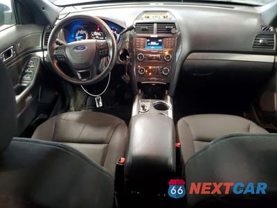 Zdjęcie 8 z 13 samochodu: 2018 FORD EXPLORER POLICE INTERCEPTOR VIN:1FM5K8AR7JGB58948 - miniatura