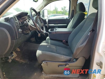 Zdjęcie 7 z 13 samochodu: 2008 GMC SIERRA K2500 HEAVY DUTY VIN:1GTHK23648F219710 - miniatura