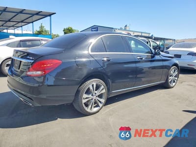 Trzecie zdjęcie samochodu z tyłu: 2017 MERCEDES-BENZ C 300 4MATIC VIN:55SWF4KB4HU193120 - miniatura
