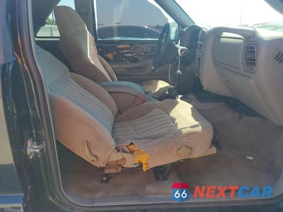 Zdjęcie 11 z 13 samochodu: 2005 CHEVROLET BLAZER VIN:1GNCS18XX5K107672 - miniatura