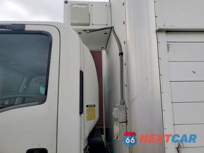 Zdjęcie 11 z 13 samochodu: 2014 ISUZU NPR HD REFRIGERATED BOX TRUCK VIN:54DC4W1C9ES804933 - miniatura