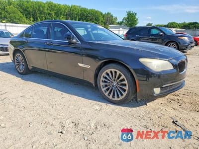 Czwarte zdjęcie samochodu z boku: 2011 BMW 740 I VIN:WBAKA4C53BC612485 - miniatura