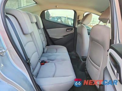 Zdjęcie 10 z 12 samochodu: 2019 TOYOTA YARIS LE VIN:3MYDLBYV0KY508886 - miniatura