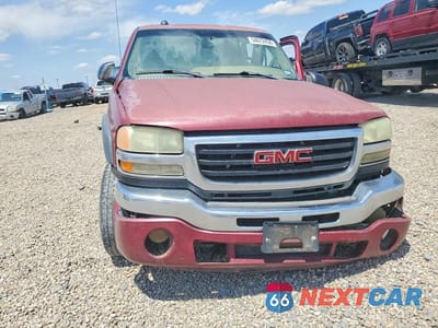 Piąte zdjęcie samochodu w środku: 2004 GMC SIERRA 2500 VIN:1GTHC29U64E306463 - miniatura