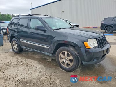 Czwarte zdjęcie samochodu z boku: 2009 JEEP GRAND CHEROKEE LAREDO VIN:1J8GR48K99C549329 - miniatura