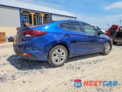 Trzecie zdjęcie samochodu z tyłu: 2020 HYUNDAI ELANTRA SEL VIN:5NPD84LF1LH563907 - miniatura