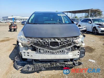 Piąte zdjęcie samochodu w środku: 2016 TOYOTA PRIUS V FOUR VIN:JTDZN3EU6GJ042070 - miniatura