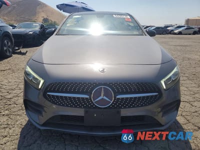 Piąte zdjęcie samochodu w środku: 2019 MERCEDES-BENZ A 220 VIN:WDD3G4EB0KW012472 - miniatura