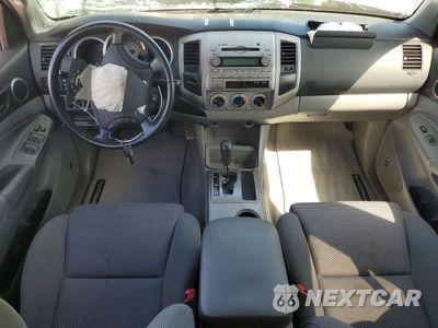 Zdjęcie 8 z 12 samochodu: 2006 TOYOTA TACOMA DOUBLE CAB VIN:5TELU42N36Z312470 - miniatura