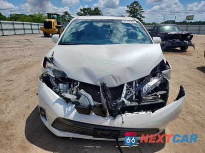Piąte zdjęcie samochodu w środku: 2020 TOYOTA SIENNA XLE 7-PASSENGER VIN:5TDDZ3DC5LS235721 - miniatura