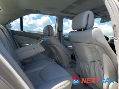 Zdjęcie 10 z 12 samochodu: 2005 MERCEDES-BENZ S 500 VIN:WDBNG75J85A442021 - miniatura
