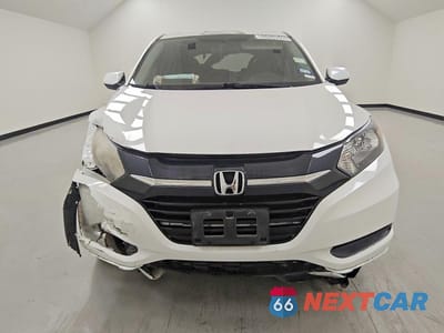 Piąte zdjęcie samochodu w środku: 2018 HONDA HR-V LX VIN:3CZRU6H32JM717330 - miniatura