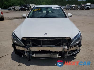 Piąte zdjęcie samochodu w środku: 2015 MERCEDES-BENZ C 300 4MATIC VIN:55SWF4KB2FU027725 - miniatura