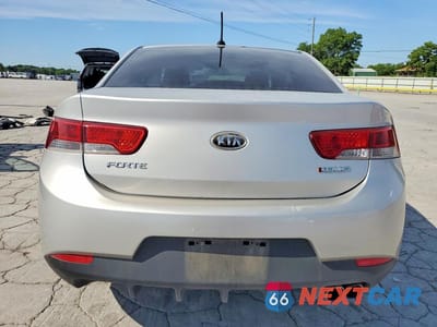 Zdjęcie 6 z 12 samochodu: 2010 KIA FORTE SX VIN:KNAFW6A3XA5146427 - miniatura