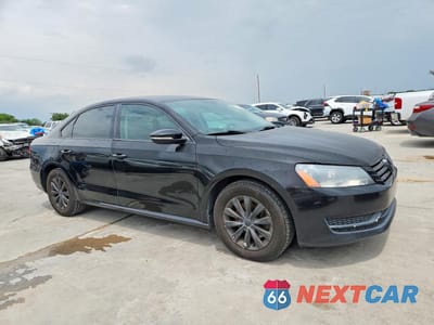 Czwarte zdjęcie samochodu z boku: 2012 VOLKSWAGEN PASSAT S VIN:1VWAP7A34CC026442 - miniatura