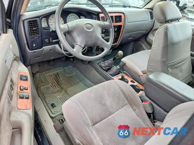 Zdjęcie 8 z 12 samochodu: 2002 TOYOTA TACOMA XTRACAB VIN:5TEWN72N72Z065587 - miniatura