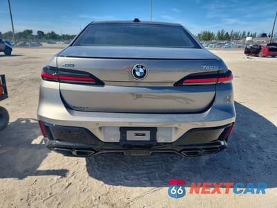 Zdjęcie 6 z 12 samochodu: 2025 BMW 760 XI VIN:WBA33EJ09SCU62653 - miniatura