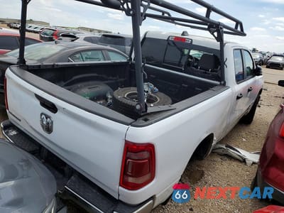 Trzecie zdjęcie samochodu z tyłu: 2024 RAM 1500 BIG HORN VIN:1C6RREBG0RN146149 - miniatura