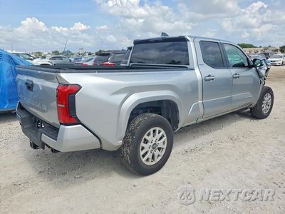 Trzecie zdjęcie samochodu z tyłu: 2024 TOYOTA TACOMA SR5 VIN:3TYKB5FN1RT011736 - miniatura