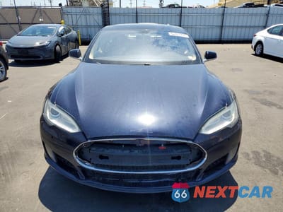 Piąte zdjęcie samochodu w środku: 2013 TESLA MODEL S VIN:5YJSA1AG9DFP04681 - miniatura