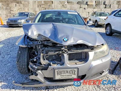 Piąte zdjęcie samochodu w środku: 2010 BMW 328 XI VIN:WBAPK7C50AA460793 - miniatura
