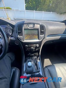 Zdjęcie 9 z 10 samochodu: 2020 CHRYSLER 300 S VIN:2C3CCABG5LH158682 - miniatura