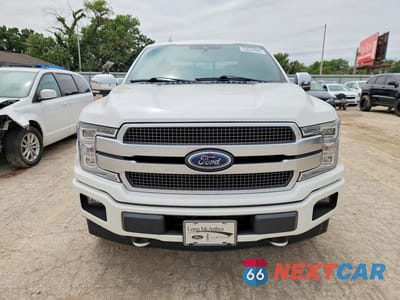 Piąte zdjęcie samochodu w środku: 2019 FORD F150 SUPERCREW VIN:1FTEW1E43KFA61624 - miniatura