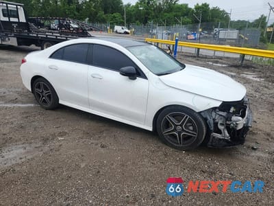 Czwarte zdjęcie samochodu z boku: 2022 MERCEDES-BENZ CLA 250 4MATIC VIN:W1K5J4HB0NN253044 - miniatura