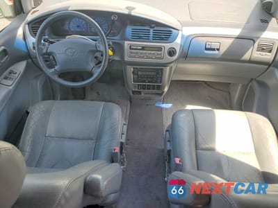 Zdjęcie 8 z 13 samochodu: 2003 TOYOTA SIENNA XLE VIN:4T3ZF13CX3U520496 - miniatura