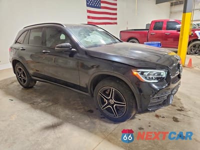 Czwarte zdjęcie samochodu z boku: 2021 MERCEDES-BENZ GLC 300 4MATIC VIN:W1N0G8EB9MF991764 - miniatura