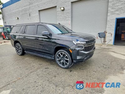 Czwarte zdjęcie samochodu z boku: 2023 CHEVROLET SUBURBAN C1500 RST VIN:1GNSCEKD4PR283920 - miniatura