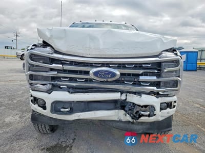 Piąte zdjęcie samochodu w środku: 2024 FORD F350 SUPER DUTY VIN:1FT8W3BM8REE02688 - miniatura