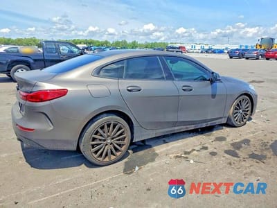 Trzecie zdjęcie samochodu z tyłu: 2021 BMW 228XI VIN:WBA73AK08M7G35585 - miniatura