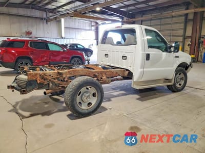 Trzecie zdjęcie samochodu z tyłu: 2005 FORD F350 SRW SUPER DUTY VIN:1FTWF31595EC02740 - miniatura