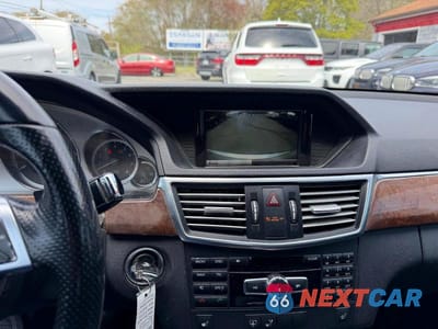 Zdjęcie 9 z 10 samochodu: 2013 MERCEDES-BENZ E 350 4MATIC VIN:WDDHF8JB3DA713660 - miniatura