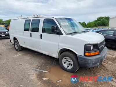 Czwarte zdjęcie samochodu z boku: 2015 CHEVROLET EXPRESS G2500 VIN:1GCWGGCF2F1211525 - miniatura
