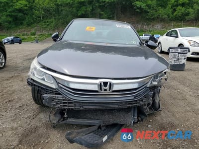 Piąte zdjęcie samochodu w środku: 2017 HONDA ACCORD SPORT SPECIAL EDITION VIN:1HGCR2F17HA285091 - miniatura