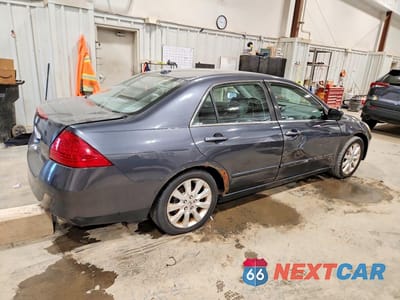Trzecie zdjęcie samochodu z tyłu: 2007 HONDA ACCORD EX VIN:1HGCM66837A094320 - miniatura