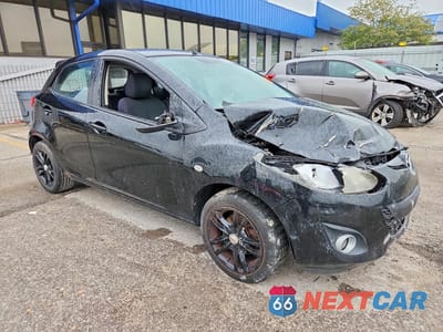 Czwarte zdjęcie samochodu z boku: 2013 MAZDA MAZDA2 SE VIN:JM1DE1LY4D0158356 - miniatura