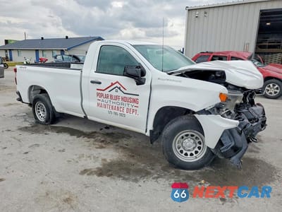 Czwarte zdjęcie samochodu z boku: 2021 CHEVROLET SILVERADO K1500 VIN:3GCNYAEF0MG203179 - miniatura