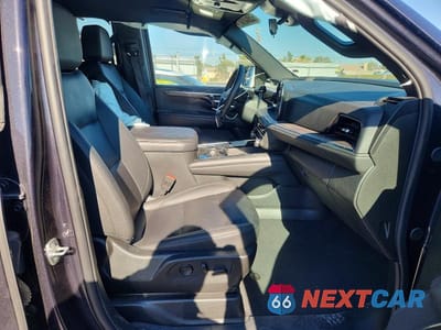 Zdjęcie 7 z 13 samochodu: 2025 CHEVROLET SUBURBAN C1500 LT VIN:1GNS5CRD9SR179291 - miniatura